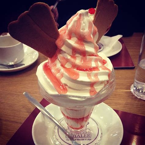 Ice cream sundae | athriftymrs.com | Flickr
