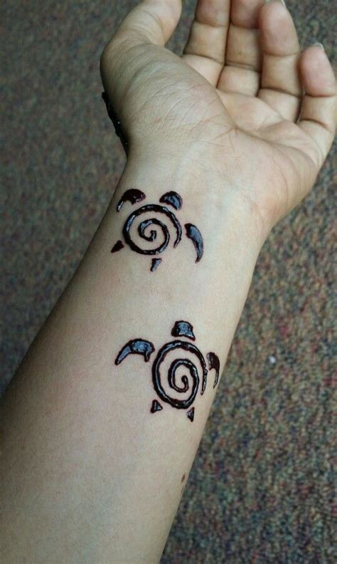 Turtles henna Small Henna Designs, Henna Flower Designs, Pretty Henna ...