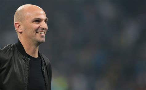 Leicester Cult Hero Esteban Cambiasso Reveals He Is a Foxes Fan for ...