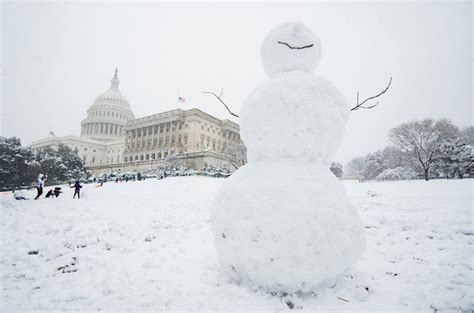 Photos of the Day: Snow Doesn’t Stop Capitol Hill This Time