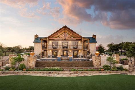 This Stunning Ranch Resort in West Texas Has 13,000 Acres of Land to Spread Out in Luxury ...