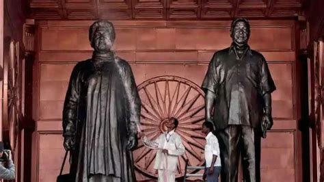 Supreme Court raps Mayawati over statue-construction spree | India News ...