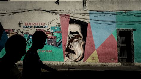 Within Venezuelan Military Ranks, a Struggle Over What Leader to Back - The New York Times