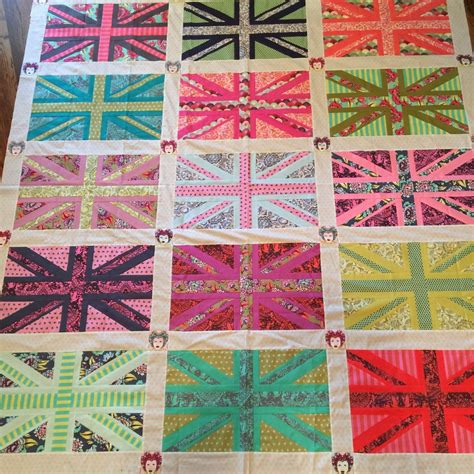 Union Jack Flag Block pattern | Tula pink quilt, Quilts, Flag quilt