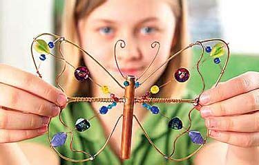 {dragonfly garden art} Great project with the kids, they can bead and I can solder the copper ...