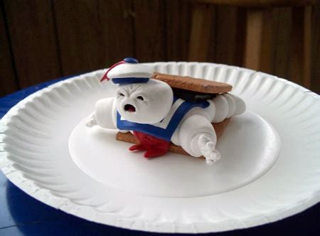 Stay Puft Marshmallow Man S'more | Foodiggity