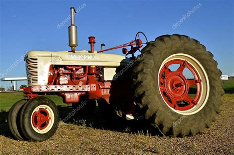 Pictures: farmall c | Restored Farmall C tractor – Stock Editorial ...