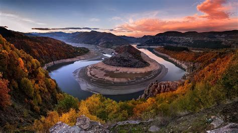 Arda river bend, Madzharovo, Eastern Rhodope mountains, Bulgaria - backiee