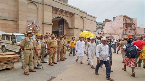 Varanasi three men detained over suspicious activity near Kashi ...