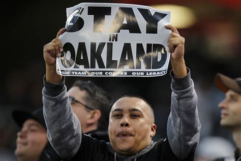 Raiders win possible final game in Oakland, beat Broncos | Inquirer Sports