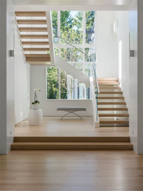 Modern Staircase Design Ideas, Renovations & Photos