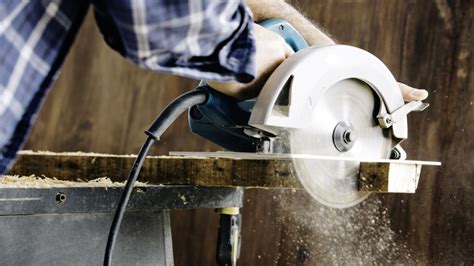 5 Circular Saw Uses: What Should a DIYer Look For? | Homebuilding