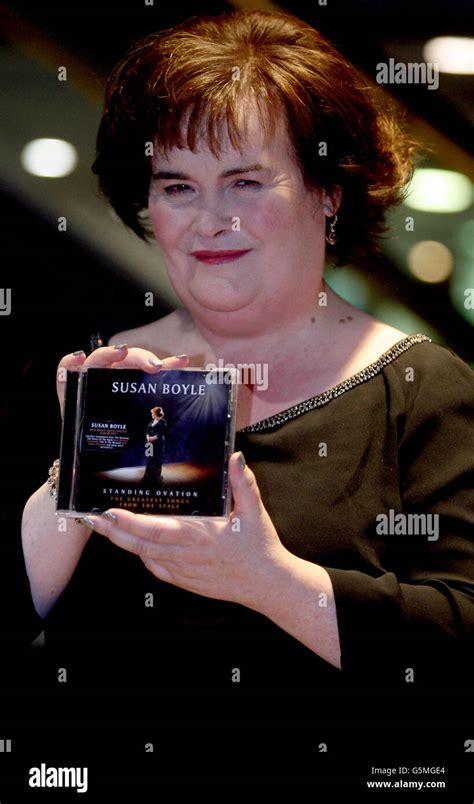 Susan Boyle signs copies of her new CD Standing Ovation at HMV Glasgow Stock Photo - Alamy