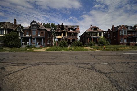 Exploring Detroit's Abandoned Neighbourhoods [5202 x 3465] [OC] : r ...