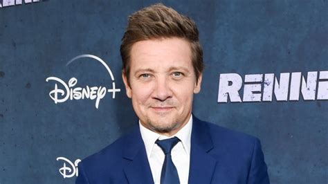 'Rennervations': Jeremy Renner Makes First Red Carpet Appearance Since Snowplow Accident; Says ...