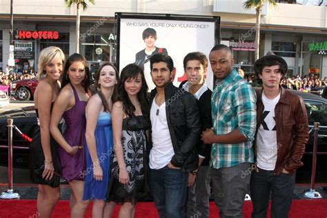 Fame Cast (2009) - Kherington Payne, Kristy Flores, Kay Panabaker, Anna ...