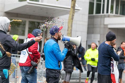 Runner taking a selfie - Frankfurt Marathon 2017 - Bilder und Fotos (Creative Commons 2.0)