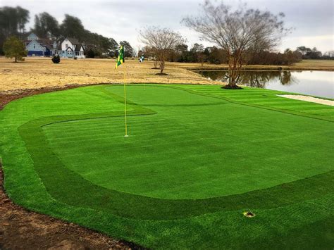 Advantages of using artificial turf in mini golf - CCGrass