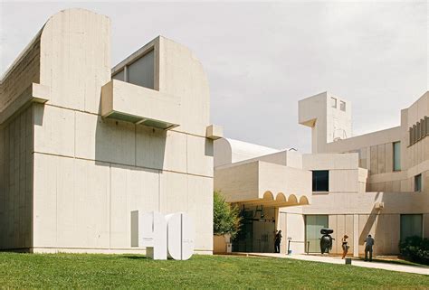 Type That Mimics the Architecture of Barcelona’s Joan Miró Foundation – Eye on Design