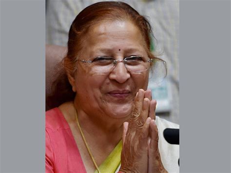 Modi wishes Speaker Sumitra Mahajan on birthday - Oneindia News