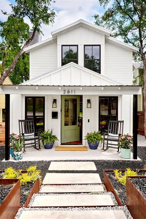 6 Essential Curb Appeal Ideas for Front Porches | White exterior houses ...