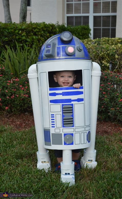 R2D2 Costume | Creative DIY Costumes