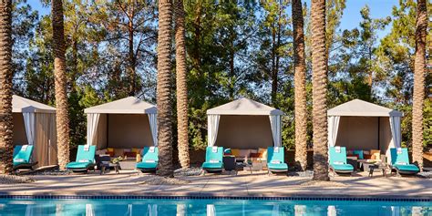 Quiz: Which Pool Cabana Fits Your Personality? | Marriott Bonvoy Traveler