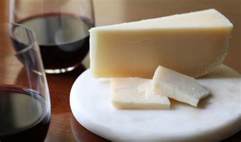 Wine and Cheese Pairing Tips: Best Cheeses with Cabernet Sauvignon