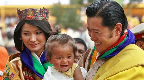 Bhutan's 'Dragon King' marries student