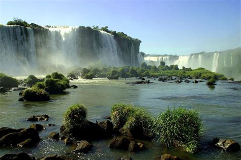 Iguazu, Brazil Side [2000x1328] : r/EarthPorn