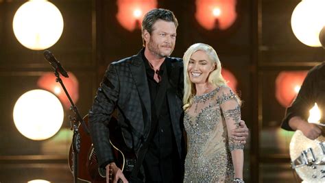 Blake Shelton and Gwen Stefani are so in love in their Billboard duet