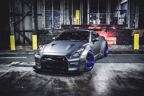 HD Wallpaper: Stunning Silver Nissan GT-R