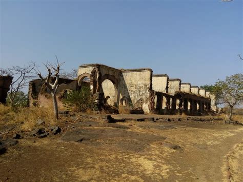 Asirgarh Fort in Burhanpur in Madhya Pradesh | The journey of a thousand miles begins with one step