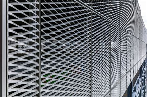 Expanded mesh cladding | Berry Systems