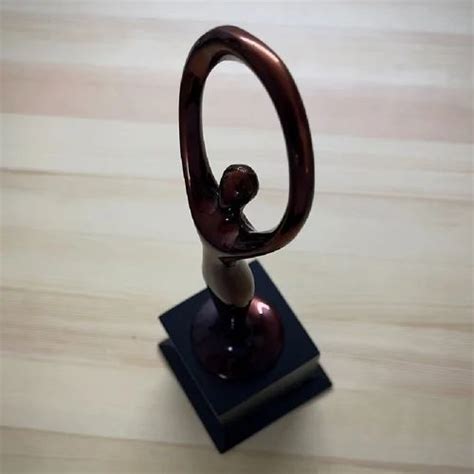 15inch Bronze Award Trophy at Rs 1500/piece | Mumbai | ID: 2850508528062