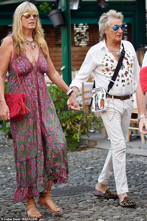 Rod Stewart and Penny Lancaster enjoy hand-in-hand stroll in Portofino ...