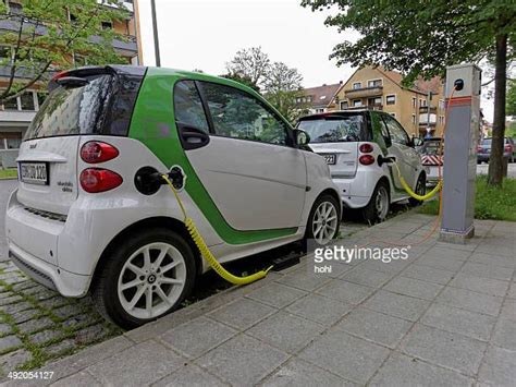 Yellow Smart Car Photos and Premium High Res Pictures - Getty Images