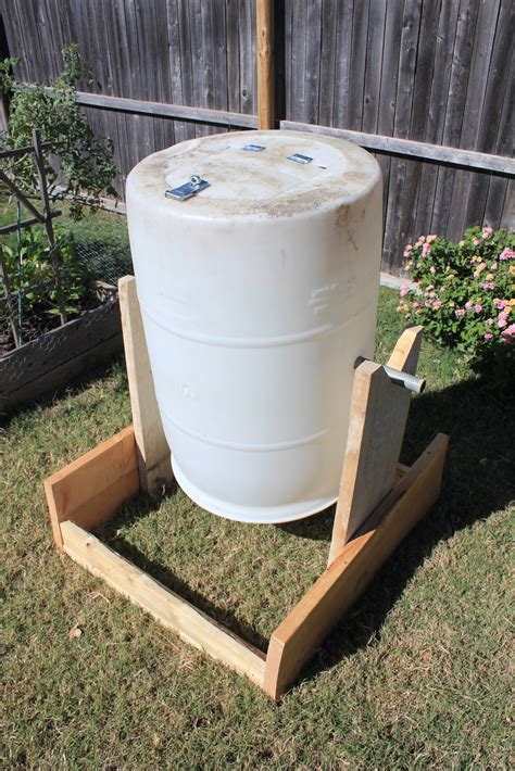 Fire Fly Fisherman: DIY Compost Tumbler