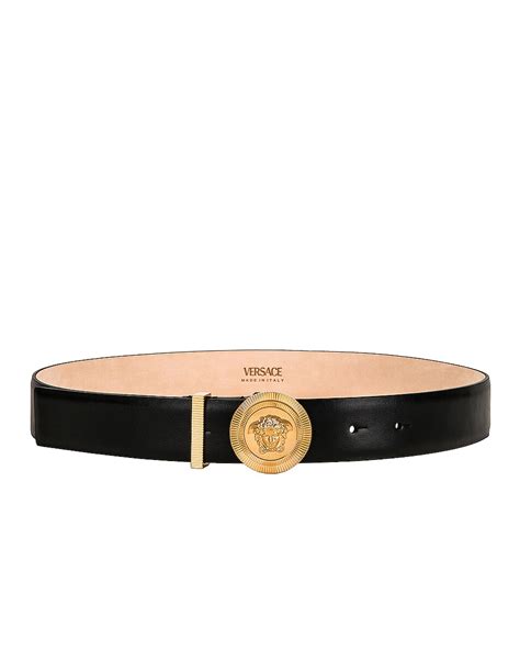 VERSACE Logo Belt in Nero Oro Versace | FWRD