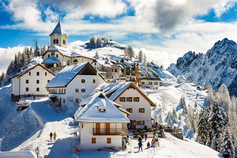 Ein Tagesausflug auf dem Monte Lussari | Beautiful places to visit, Beautiful travel ...