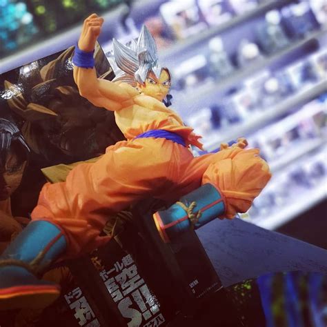 Goku ultra instinct figure. | Goku ultra instinct, Dragon ball super ...