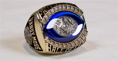 Moss to receive Hall of Fame ring Sunday night