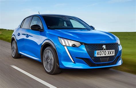 Peugeot e-208 Review 2023 | heycar