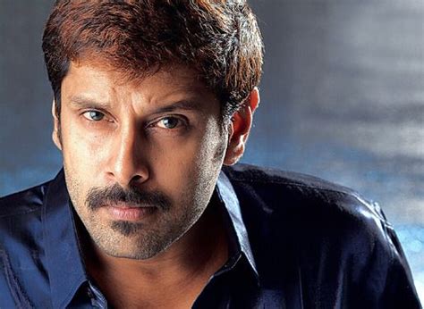 Vikram (Actor) Height, Weight, Age, Wife, Children, Biography & More ...