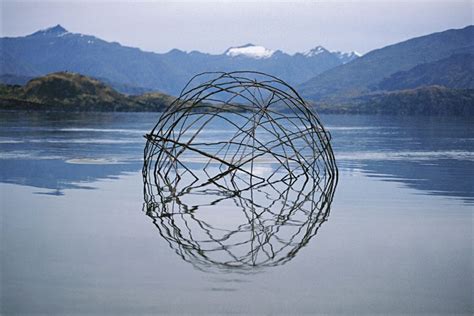 Temporary art sculptures and installations that reflect the cycles of ...