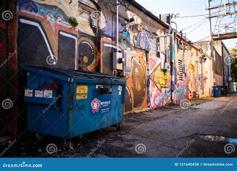 Alley Way with Graffiti and a Dumpster Editorial Stock Photo - Image of division, rose: 151640458