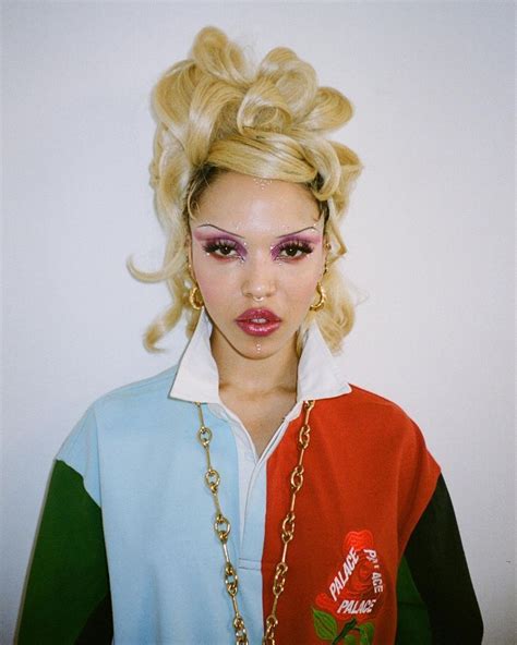 FKA twigs Fashion Style in 2023 | Fka twigs, Hair makeup, Makeup looks