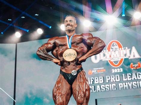 In Retaliation for Being Called “Skinny”, Chris Bumstead’s Bodybuilding Rival Calls Him “Old Man ...