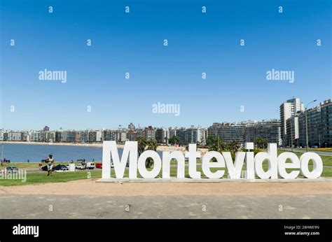 MONTEVIDEO, URUGUAY - Dezember 25, 2015: Landmark place at pocitos ...