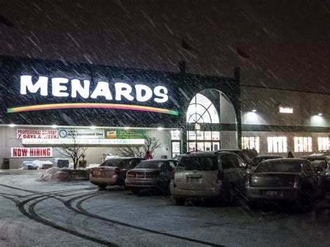 Menards Store Exterior editorial photo. Image of menards - 42820646